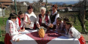 Лазарки наричаха за здраве и берекет в Сенник