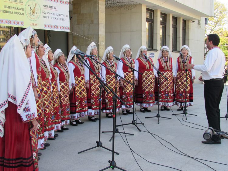 Най-добрите певци на северняшки песни – с награди от конкурса “Море песен екна…”