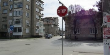 Д-р Иванов: “Светещите знаци STOP са стъпка за намаляване на ПТП-тата на кръстовището между ул.“Опълченска” и ул.”Росица”