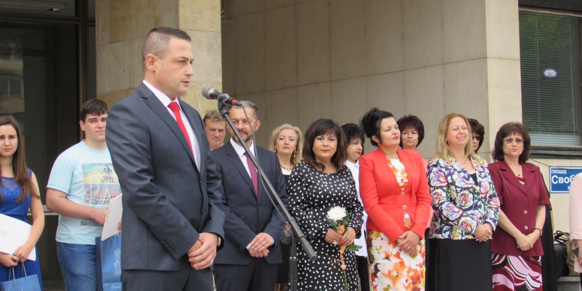 Бизнессдружение “Севлиево 21 век” връчи годишните си отличия на зрелостниците-отличници