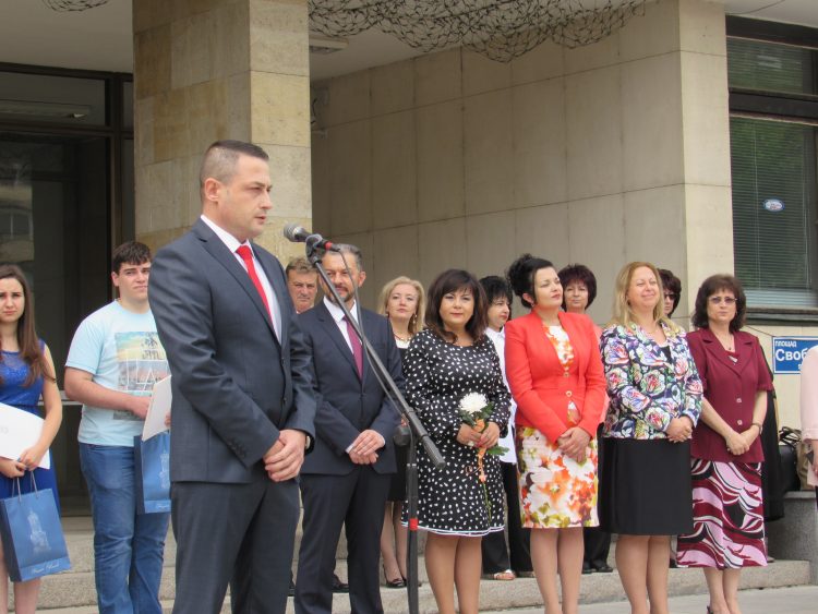 Бизнессдружение “Севлиево 21 век” връчи годишните си отличия на зрелостниците-отличници