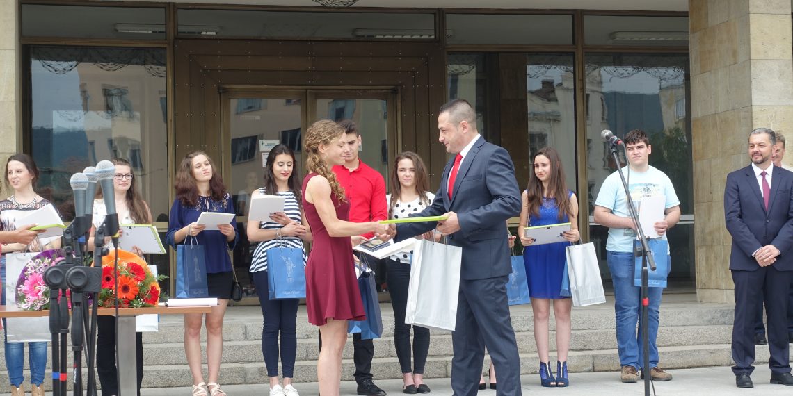 Бизнессдружение “Севлиево 21 век” връчи годишните си отличия на зрелостниците-отличници