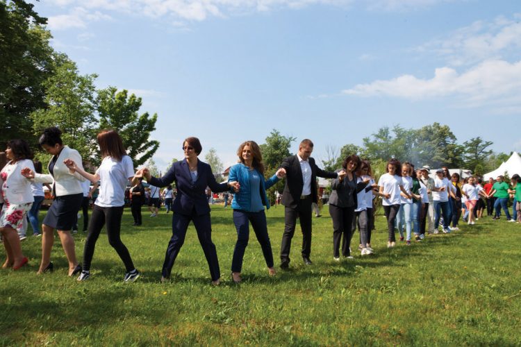 “Заедно сега за бъдещето на децата ни и плодовете на земята ни” бе  мотото на петото издание на фестивал “Семе българско”