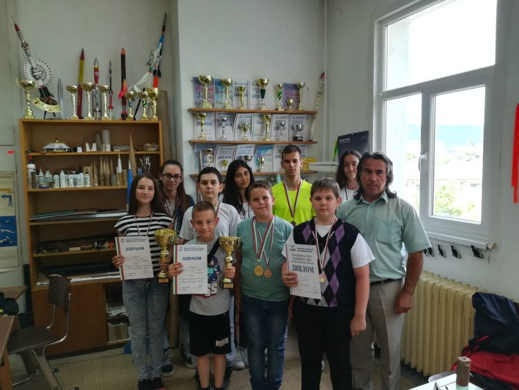 Ракетомоделистите – призьори и на върха в отборните класирания на Националното състезание