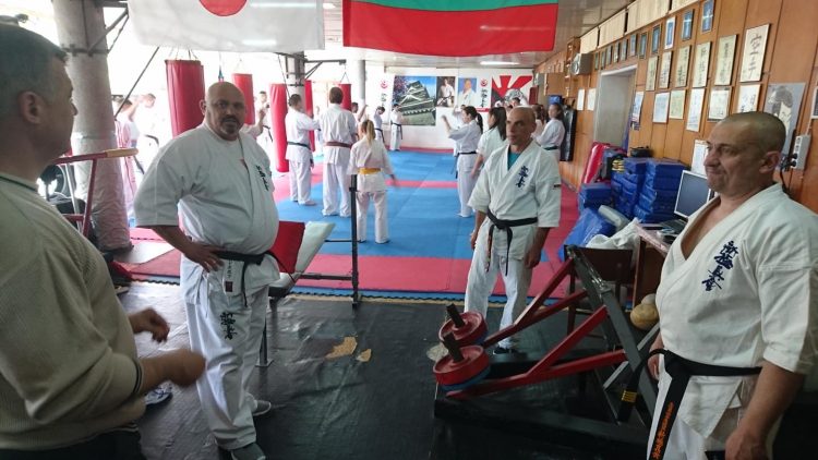 За първи път! В Севлиево тренира националният отбор по карате