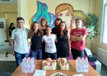 Младежкият център навърши 14 години, изпрати доброволците-абитуриенти