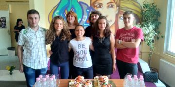 Младежкият център навърши 14 години, изпрати доброволците-абитуриенти