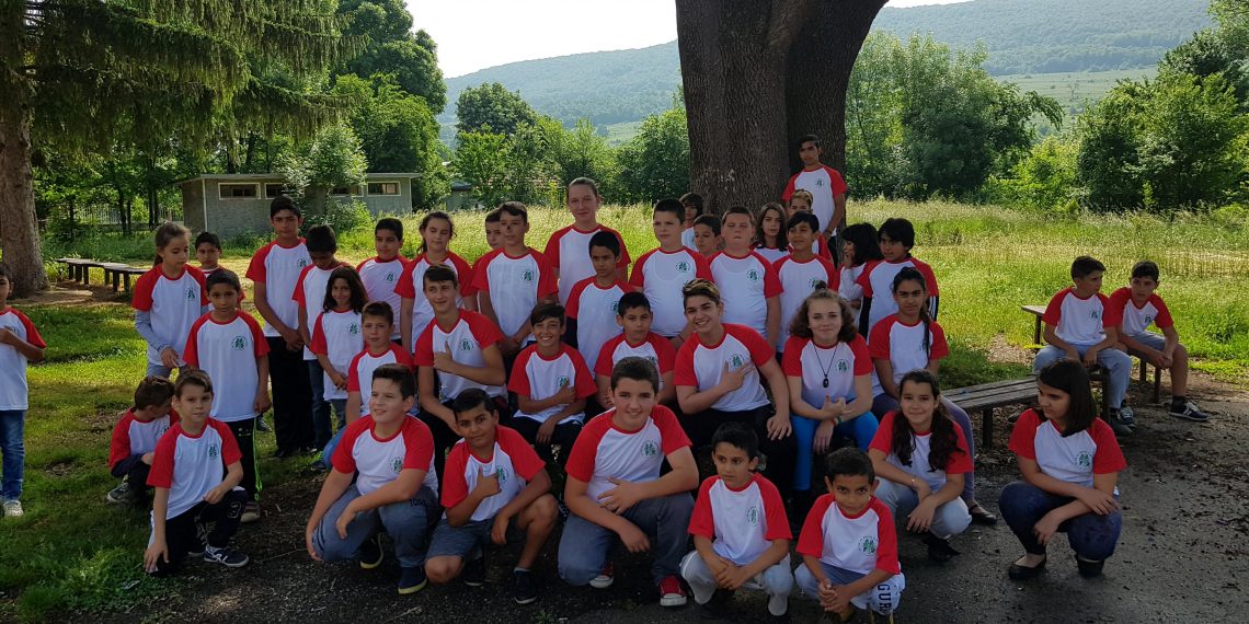 Вече 125 години школското звънче в Петко Славейков събира децата, за да се учат на четмо и писмо