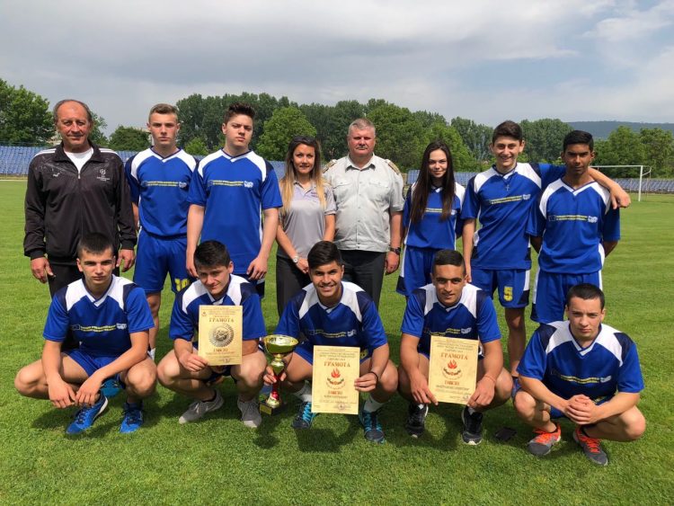 Младите огнеборци на ПГМЕТ “Ген. Иван Бъчваров” – областен първенец