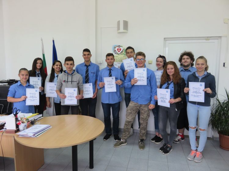 Ученици управляваха и преподаваха за ден в ПГМЕТ “Ген. Иван Бъчваров”