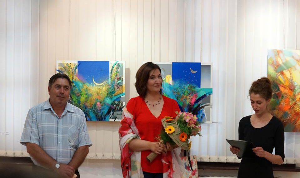 Свежите платна на Петя Папазова украсиха Градската галерия