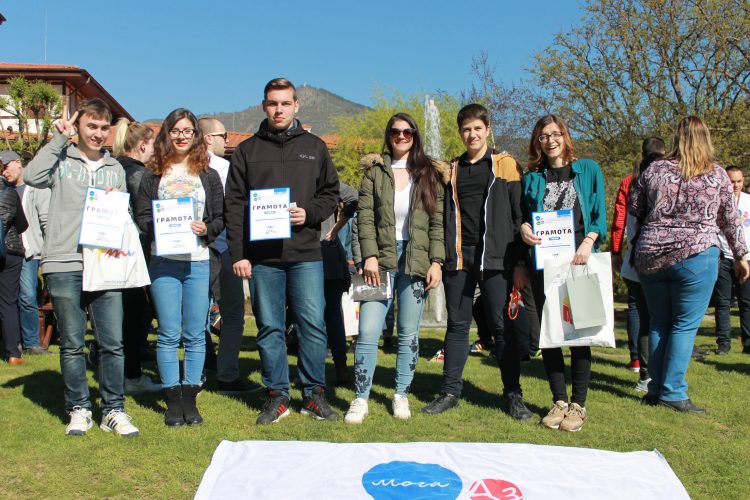 Ученици от СУ “В. Левски” – сред най-добрите в ИТ състезанието “Аз мога – тук и сега”