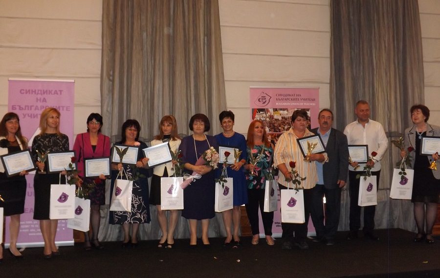 Старши учител Силвия Попова – със специална награда на СБУ от конкурса “Учител на годината”