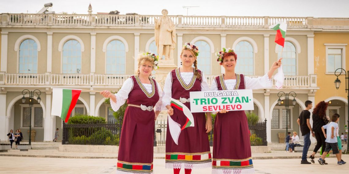 Статуетка и призове за трио “Звън” от Гърция