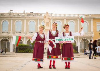 Статуетка и призове за трио “Звън” от Гърция