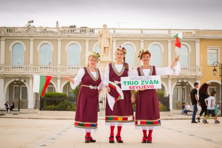 Статуетка и призове за трио “Звън” от Гърция