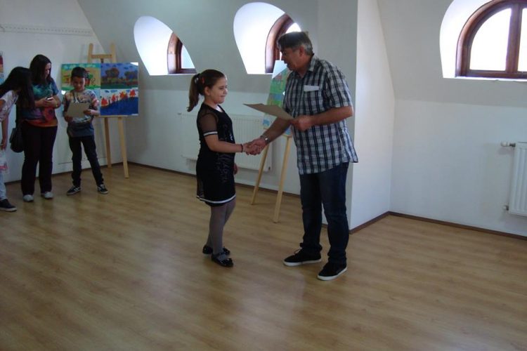 Наградиха победителите в общинския кръг на конкурса “С очите си видях бедата”