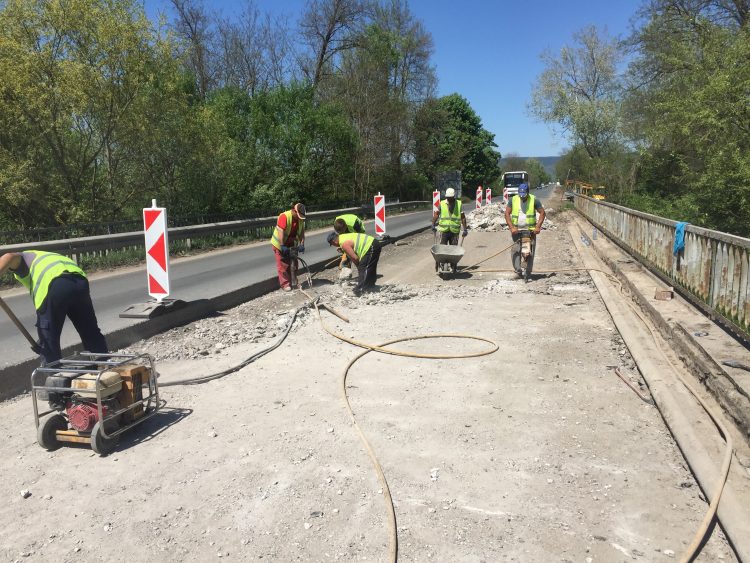 Проектът за рехабилитацията на пътя Севлиево-Драгановци предвижда и локални ремонти на улици в града