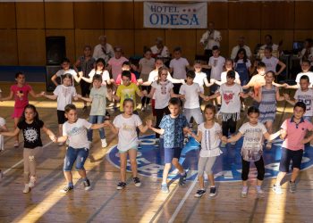 Магията на българския фолклор представиха децата от ансамбъл “Развитие”