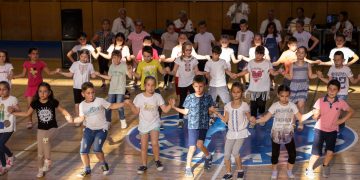 Магията на българския фолклор представиха децата от ансамбъл “Развитие”