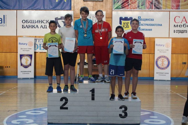 В духа на феърплея, с много емоции премина турнирът по бадминтон на Интеракт