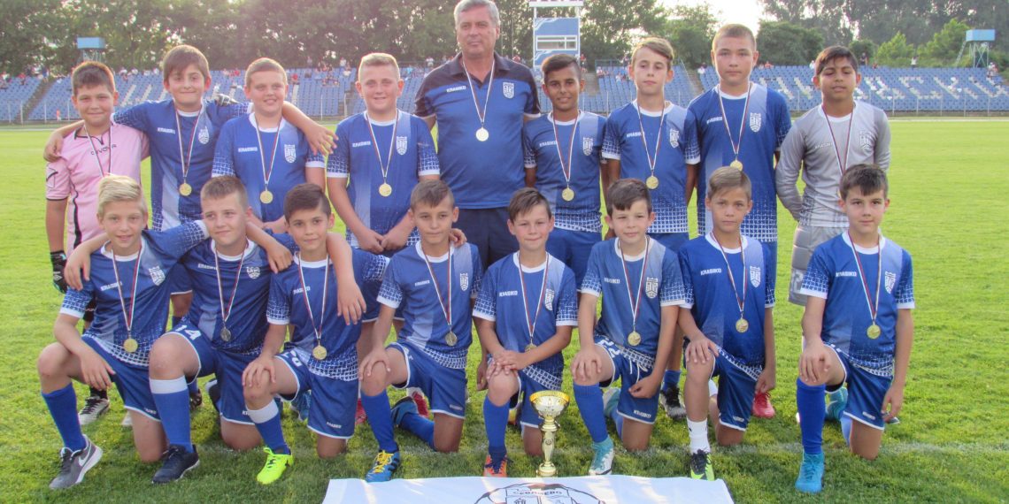 Момчетата на Дойчев триумфираха като шампиони в първенството на Футбол 9