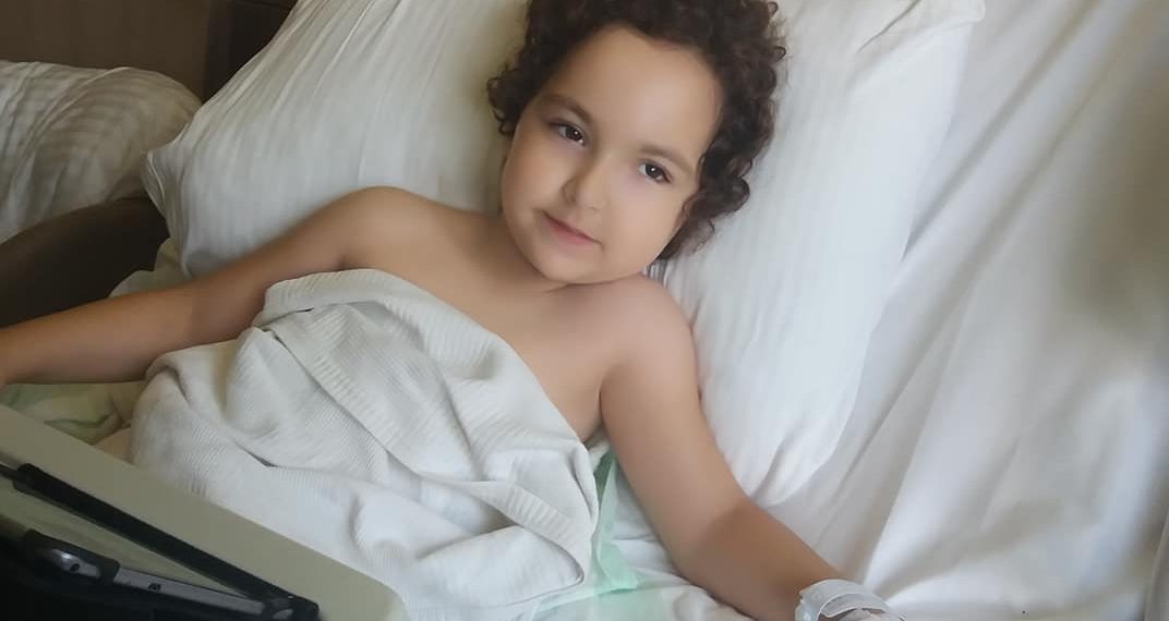 Габи се възстановява след операция за отпускане на мускулите и сухожилията