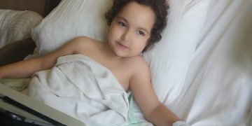 Габи се възстановява след операция за отпускане на мускулите и сухожилията