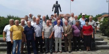 “Текстилците” от Сенник с незабравима другарска среща