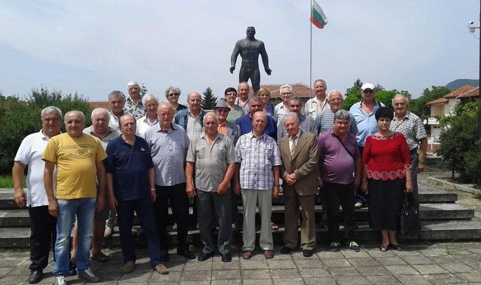 “Текстилците” от Сенник с незабравима другарска среща