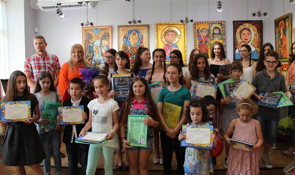 Малките майстори подредиха своя изложба в галерия “Видима”