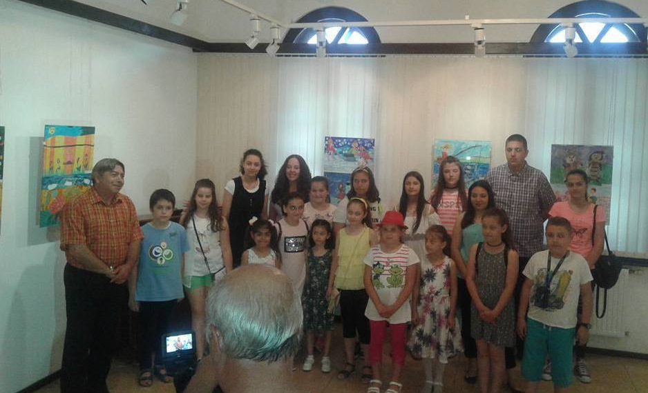 Приказният свят на детското въображение – в изложбата на школа “ВВ-Арт”