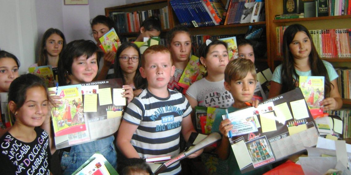 Деца от три села почетоха рождения ден на Васил Левски