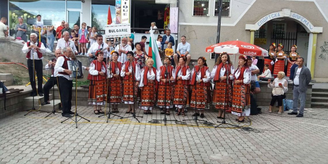 ФФ “Веселина” очарова Охрид с песен и танц