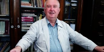 Върхове не съм покорявал, изкачвам само баири и слизам по стръмни урви!