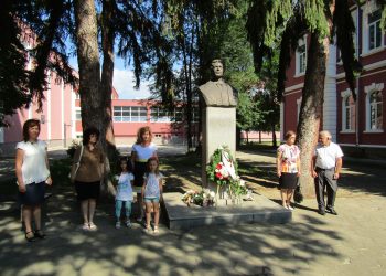 Севлиевци сведоха глави пред делото на Апостола