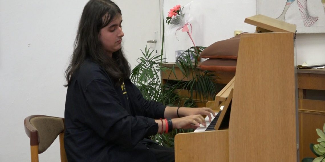 Виртуозът Мирослав Христов най-добър на конкурс в Женева