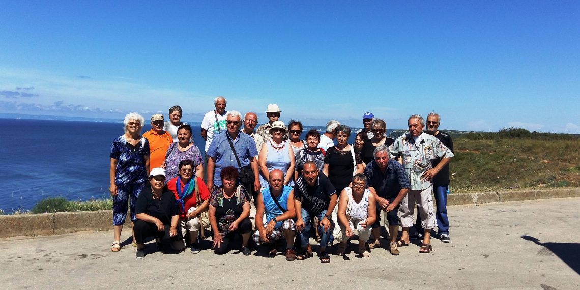 Земя като една човешка длан, но по-голяма ти не си ми нужна…