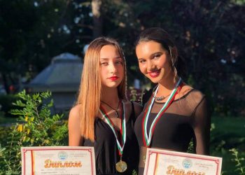 Гала, Ивета и Симона от Upstream Voices с четири награди от „Дъга над Клептуза“