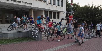 Кметът: “Радвам се на децата, които карат колелета! Не трябва да ги спираме, а да им помогнем да карат безопасно!”