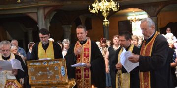 Севлиевци се поклониха пред мощите на двама руски светци