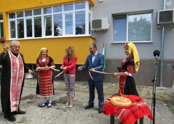 Откриха новите 23 санирани сгради в Севлиево
