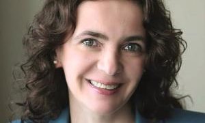 Откъс от “Бабо, разкажи ми спомен” на Ивинела Самуилова влиза в учебниците по литература