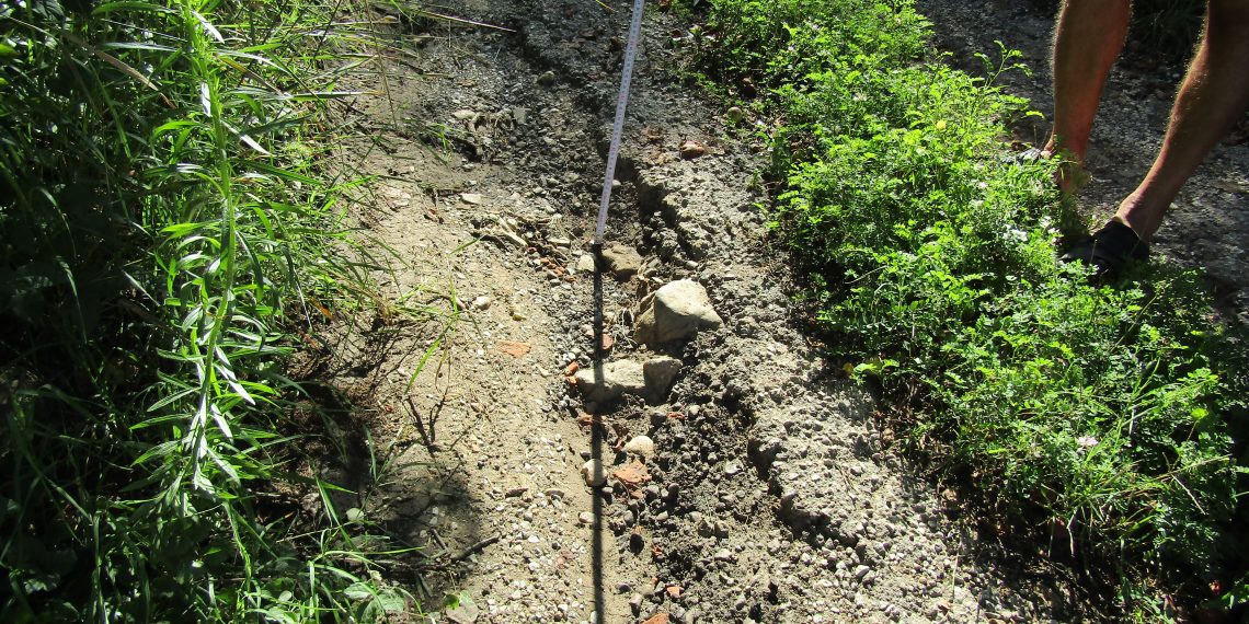 Пороите свлякоха чакъла, улиците в Севлиевски лозя отново заприличаха на лунен пейзаж