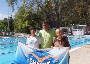 Златни медали за 77-годишната плувкиня-ветеран Стефанка Стефанова