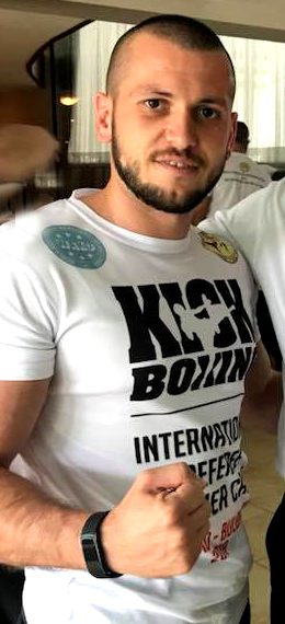 Даниел Въгленов съдийства на Световното по кикбокс за кадети в Италия