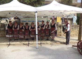 Самодейките от Крамолин с участие в “Девет песни от извора”