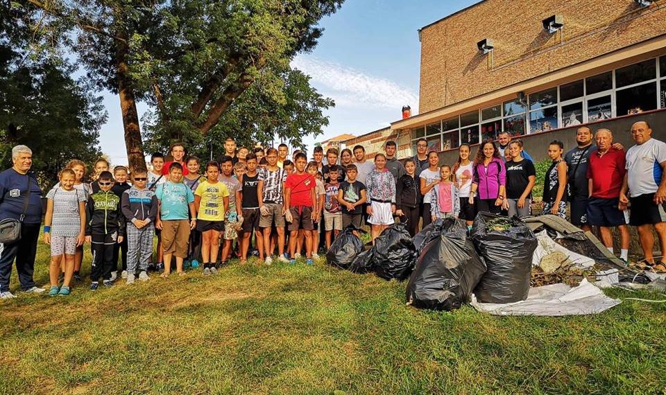 Близо 7 тона отпадъци са почистени в Севлиево