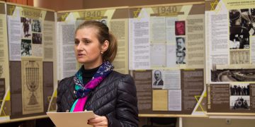 Фотоизложба за съдбата на българските евреи показват в читалищата в Севлиево и Сенник