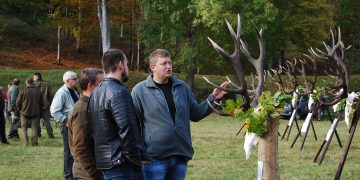 Зам.-министър Атанас Добрев: “На територията на СЦДП – Габрово се намира най-силната популация на благороден елен в света”